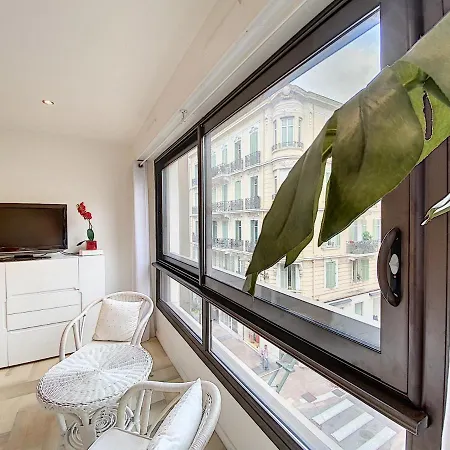 Gray D Albion Thi235 *