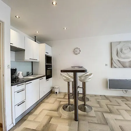 Gray D Albion Thi235