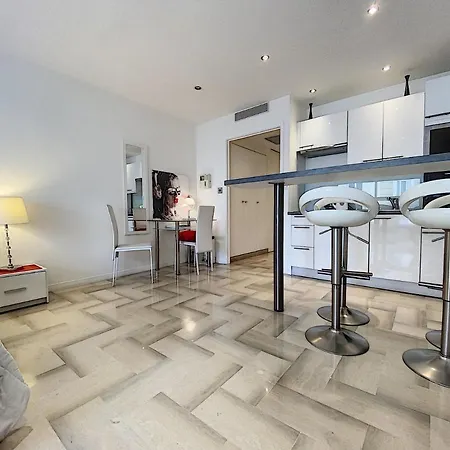 Gray D Albion Thi235 Cannes