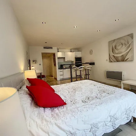 Gray D Albion Thi235 *