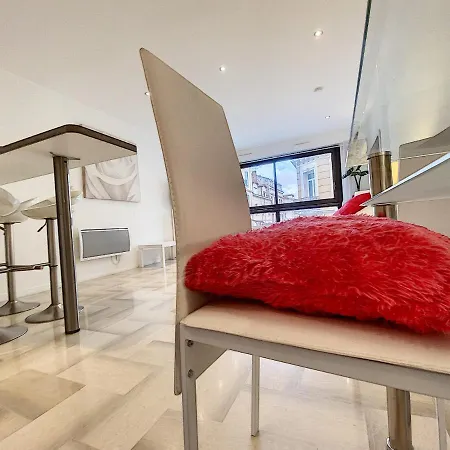 Gray D Albion Thi235 Appartement Cannes